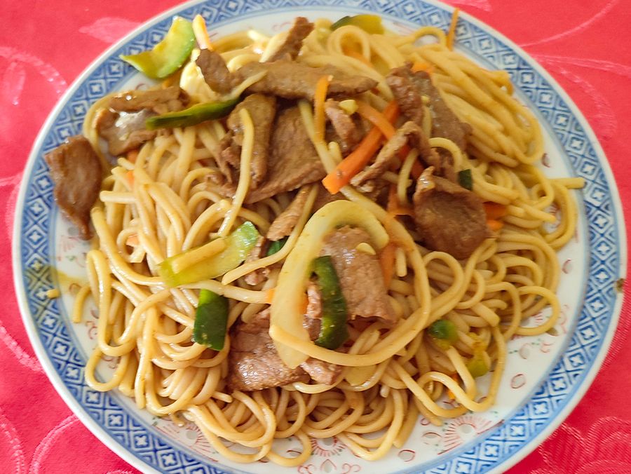 Chao Mien con Cerdo