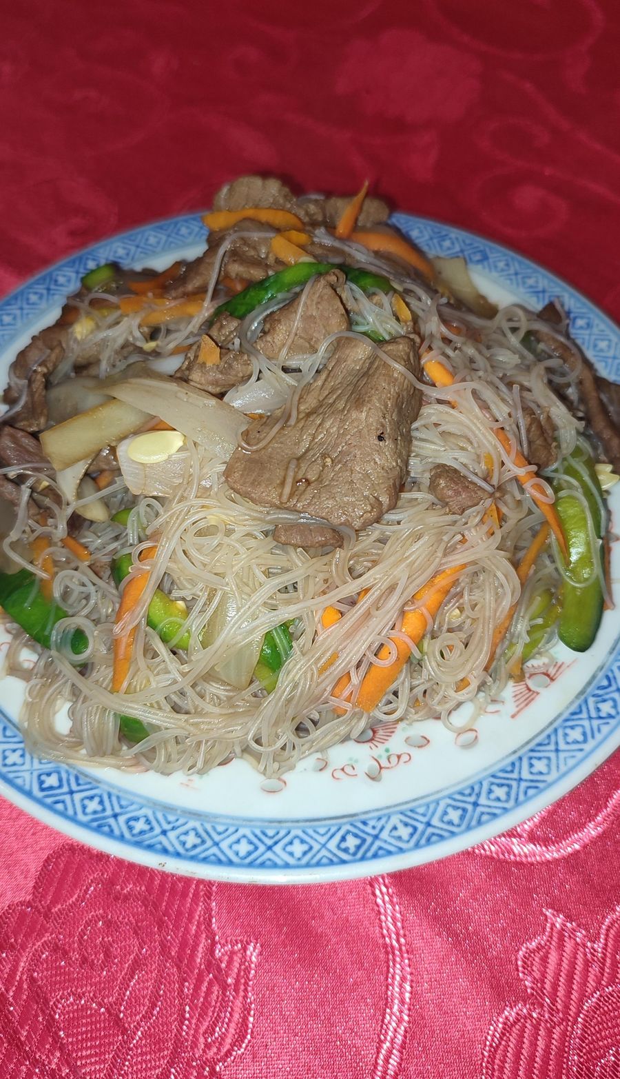 Fideos de Arroz con Carne