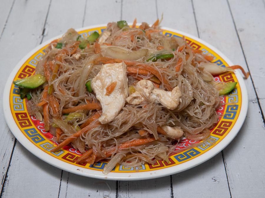 Fideos de Arroz con Pollo